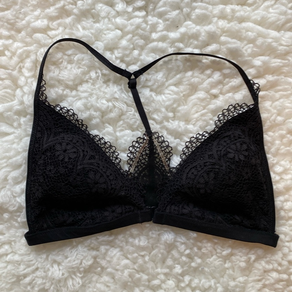 Victoria’s Secret Black Lacey Bralet Size Medium